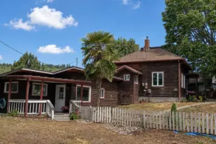 146 1st St, Myrtle Point, OR 97458 - Photo 1