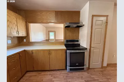 146 1st St, Myrtle Point, OR 97458 - Photo 17