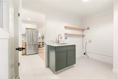 8301 N Hurst Ave, Portland, OR 97203 - Photo 15