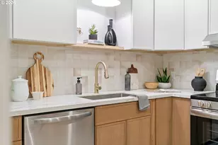 8301 N Hurst Ave, Portland, OR 97203 - Photo 29