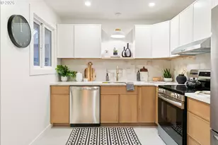 8301 N Hurst Ave, Portland, OR 97203 - Photo 3