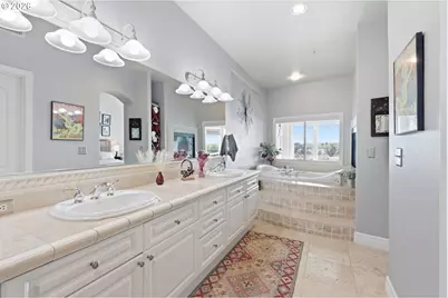 905 N Harbour Dr, Portland, OR 97217 - Photo 25