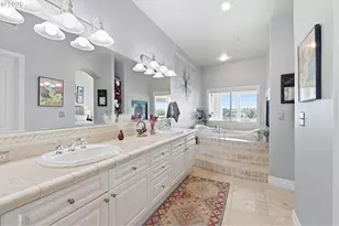 905 N Harbour Dr, Portland, OR 97217 - Photo 25