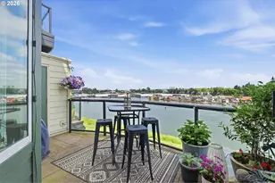 905 N Harbour Dr, Portland, OR 97217 - Photo 19