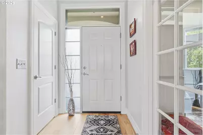 905 N Harbour Dr, Portland, OR 97217 - Photo 3