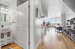 905 N Harbour Dr, Portland, OR 97217 - Photo 5