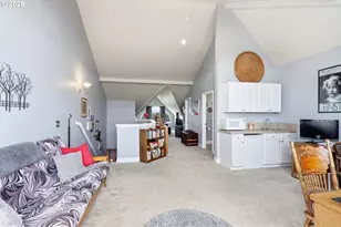 905 N Harbour Dr, Portland, OR 97217 - Photo 33