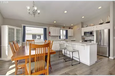 350 17th Ave, Seaside, OR 97138 - Photo 5