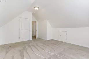 9575 SW Pihas St, Portland, OR 97223 - Photo 37