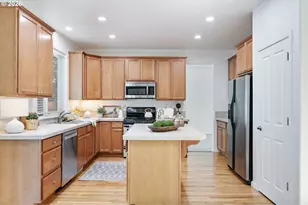 9575 SW Pihas St, Portland, OR 97223 - Photo 15