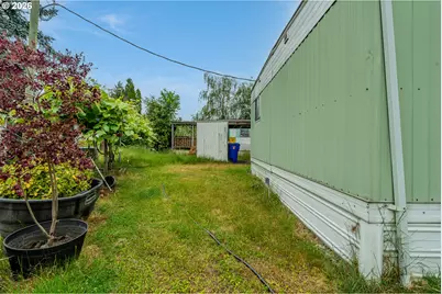 13045 SE Stark St #109, Portland, OR 97233 - Photo 21