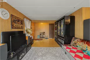 13045 SE Stark St, Portland, OR 97233 - Photo 7