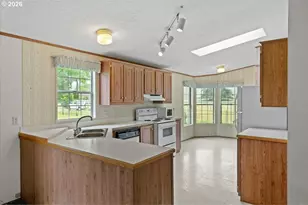1190 SE Laurel St, Mill City, OR 97360 - Photo 9