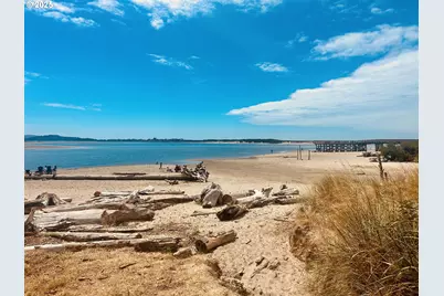 1541 SE 51st St, Lincoln City, OR 97367 - Photo 39