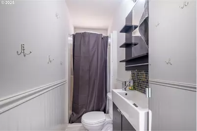 1541 SE 51st St, Lincoln City, OR 97367 - Photo 11