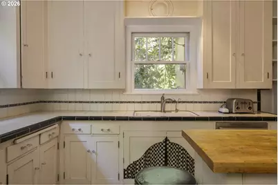 107 NE Laurelhurst Pl, Portland, OR 97232 - Photo 25
