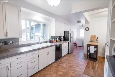 541 W 21st Ave, Eugene, OR 97405 - Photo 7