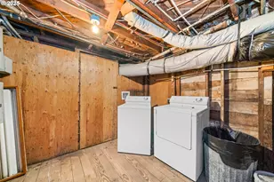 146 Bond St, Astoria, OR 97103 - Photo 35