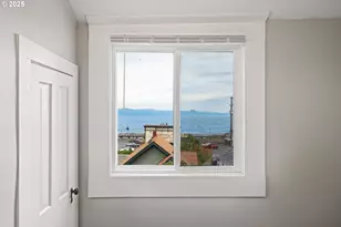 146 Bond St, Astoria, OR 97103 - Photo 29