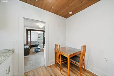 146 Bond St, Astoria, OR 97103 - Photo 21