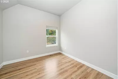 146 Bond St, Astoria, OR 97103 - Photo 15