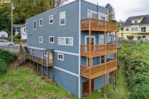 146 Bond St, Astoria, OR 97103 - Photo 9