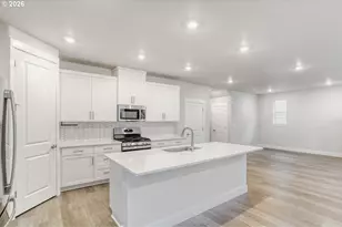 7876 NW Eleanor Ave, Portland, OR 97229 - Photo 11