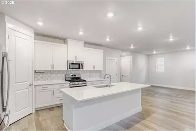 7876 NW Eleanor Ave, Portland, OR 97229 - Photo 13