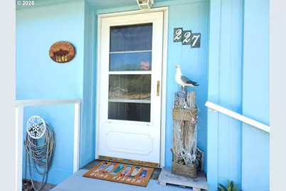 227 Lakeland Dr, Lakeside, OR 97449 - Photo 15