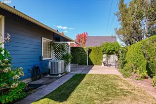 724 NE Pacific Dr, Fairview, OR 97024 - Photo 21