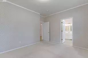 724 NE Pacific Dr, Fairview, OR 97024 - Photo 37