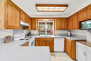 7027 S E St, Springfield, OR 97478 - Photo 13