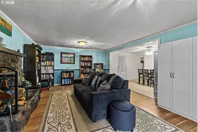 7027 S E St, Springfield, OR 97478 - Photo 15