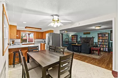 7027 S E St, Springfield, OR 97478 - Photo 11