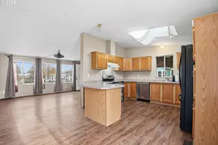 208 W Heintz St, Molalla, OR 97038 - Photo 9