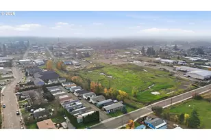 208 W Heintz St, Molalla, OR 97038 - Photo 21