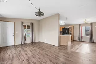 208 W Heintz St, Molalla, OR 97038 - Photo 7