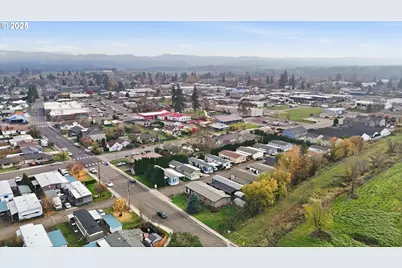 208 W Heintz St #2, Molalla, OR 97038 - Photo 23