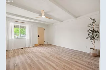 411 S 1st St, Silverton, OR 97381 - Photo 7