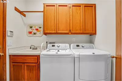 21280 Serango Dr, West Linn, OR 97068 - Photo 39
