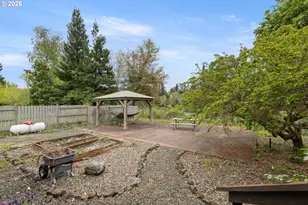 562 Huntley Creek Ln, Roseburg, OR 97470 - Photo 43