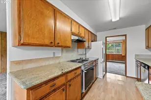 1223 Sable Dr, Roseburg, OR 97470 - Photo 7