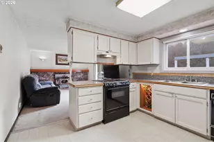 311 NW 110th St, Vancouver, WA 98685 - Photo 9