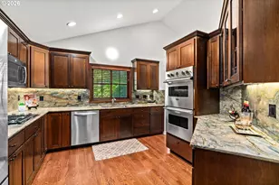 1265 Frogs Leap Ln, Eugene, OR 97404 - Photo 13