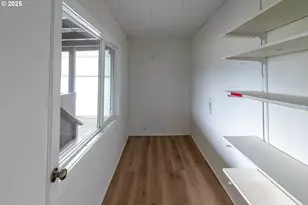 1830 NW Goetz St, Roseburg, OR 97471 - Photo 9