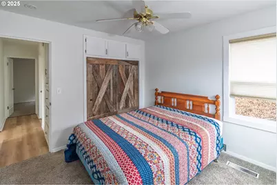 1830 NW Goetz St, Roseburg, OR 97471 - Photo 13
