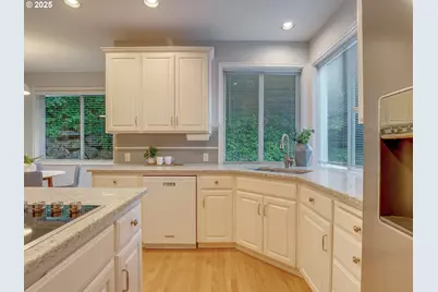 1354 Skye Pkwy, West Linn, OR 97068 - Photo 15