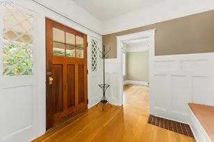 923 SE Lambert St, Portland, OR 97202 - Photo 3
