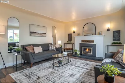 765 W Rainbow St, Roseburg, OR 97471 - Photo 5