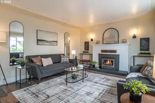 765 W Rainbow St, Roseburg, OR 97471 - Photo 5